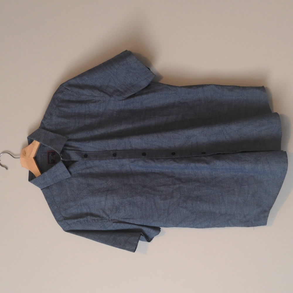 Untuckit Blue, Subtle Print Button Down